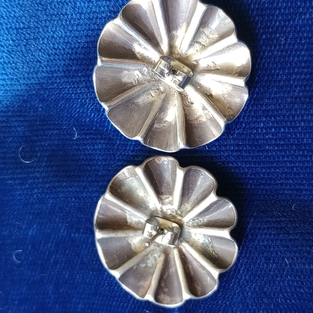 Vintage Silver Floral Shaped Southwestern Stud Earrings - Picture 6 of 13